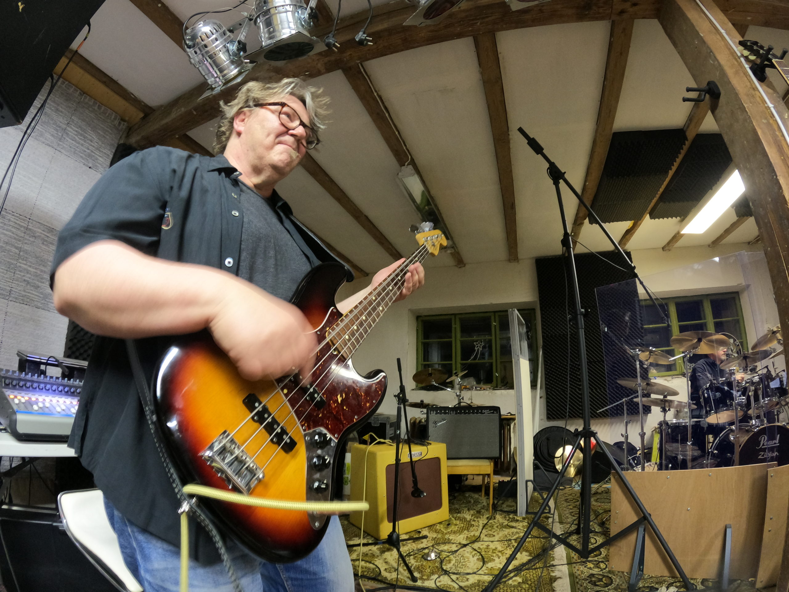 Salmiacs bassist playing a Fender Jazz Bass